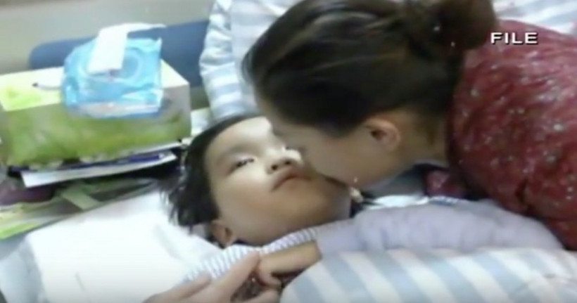 Ölüm döşeğinde olan çocuk annesinin hayatını böyle kurtardı  - Resim: 1