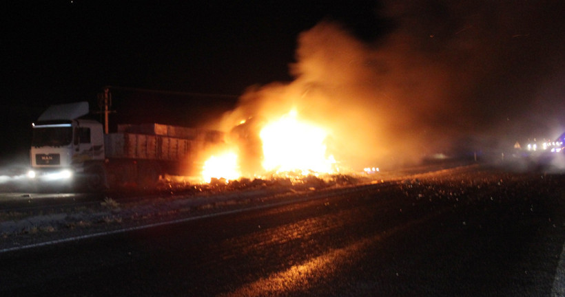 Kaza yapan TIR'lar alev alev yandı - Resim: 2