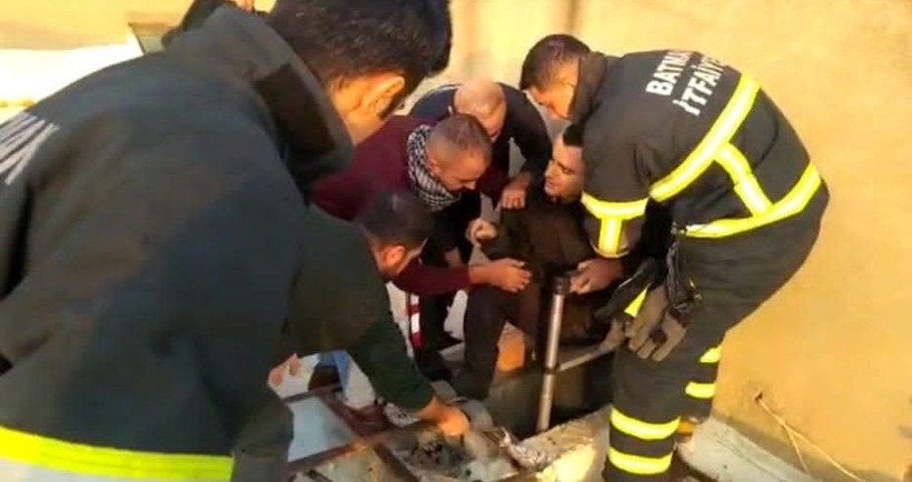 Trajikomik olay! Havalandırma boşluğuna düştü: Kurtarılırken bakın ne istedi! - Resim: 1