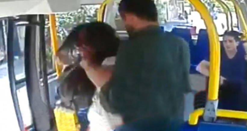 'Şort'tan tahrik olup minibüste saldırmıştı! İbretlik ceza... - Resim: 1