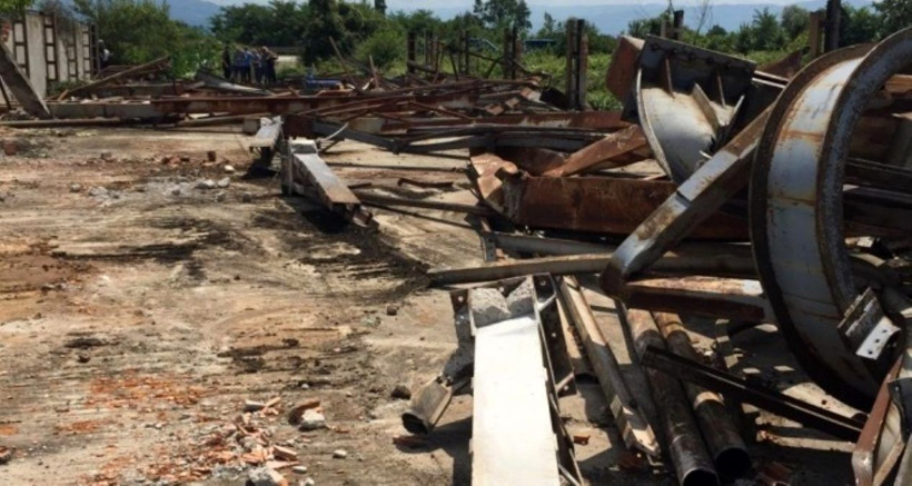 Sakarya'da çelik fabrikayı keserek çaldılar! Hırsızlığın değeri 1 milyon 200 bin TL - Resim: 1