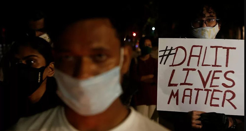 Hindistan'da 2 genç kız toplu tecavüz sonucu öldü! Ayakta duramıyordu - Resim: 4