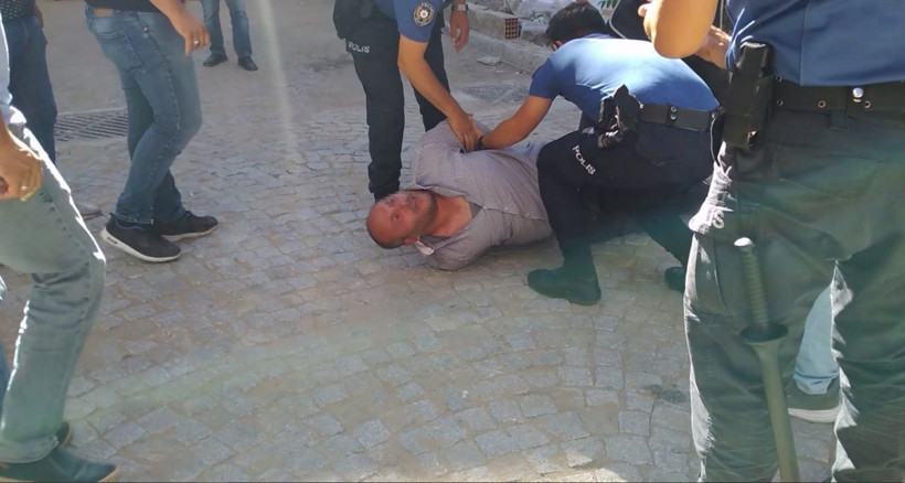 Çorum'da bankta oturan kızlara cinsel organını gösterdi! 'Öldürün beni' dedi - Resim: 3