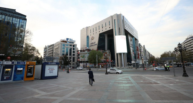 Meydanlar tam kapanma süreciyle sessizliğe büründü - Resim: 1