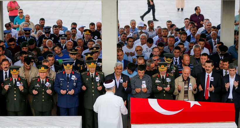 Cerablus şehitleri gözyaşlarıyla uğurlardı - Resim: 2