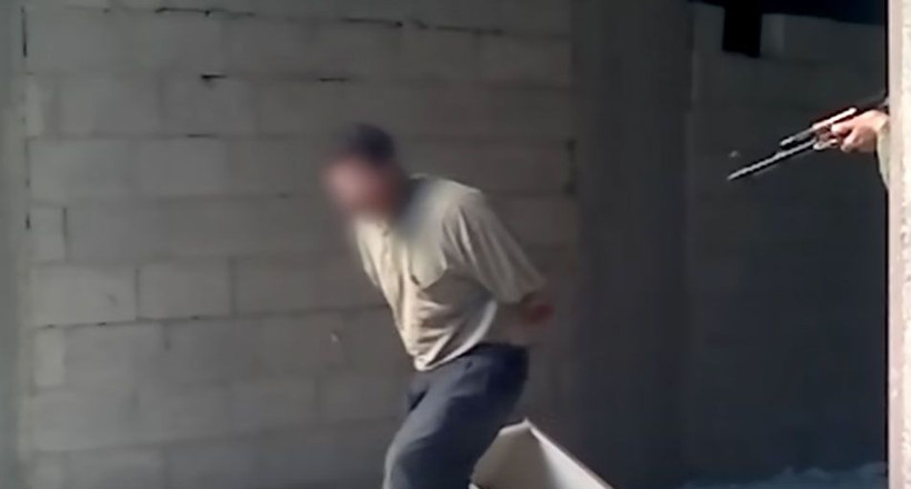 Esed'in katilleri 41 sivili infaz edip bir çukurda benzin döküp yaktı! O anlarda güldüler işte o görüntü - Resim: 3