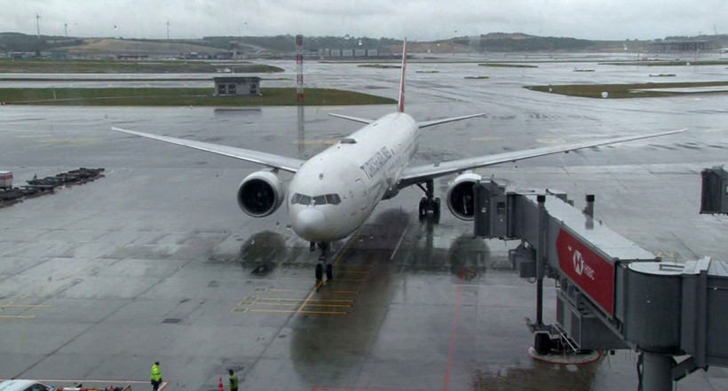 Hakan Atilla'yı Berat Albayrak karşıladı annesini görünce darmadağın oldu - Resim: 1