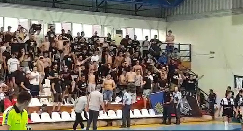 Fanatik Yunan taraftar maçta Türk kadın sporculara tükürüp sahaya yağ fırlattı - Resim: 2