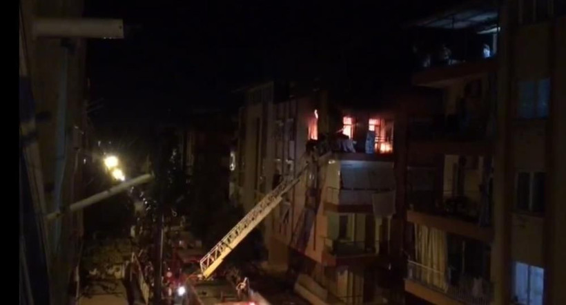 Antalya'da can pazarı: Alevlere teslim olan evde 2 çocuk mahsur kaldı - Resim: 1