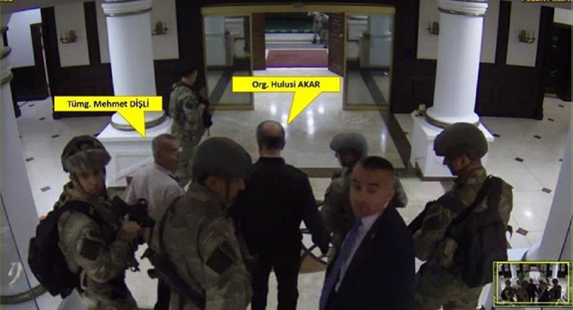 Hulusi Akar 15 Temmuz darbe gecesi görüntüleri çıktı - Resim: 3