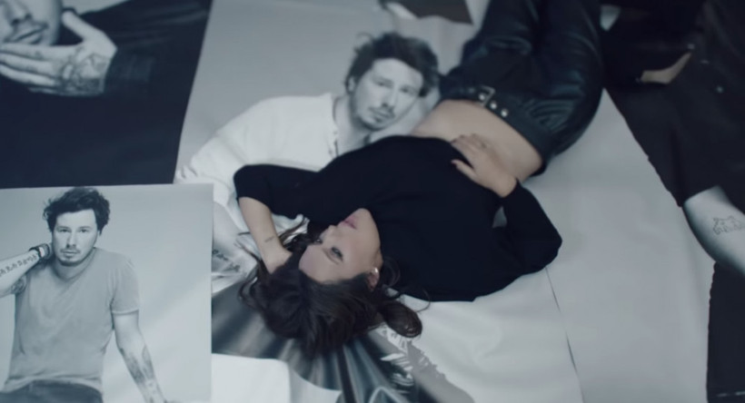 Demet Akalın 24 saat geçmeden milyonlara ulaştı! - Resim: 4