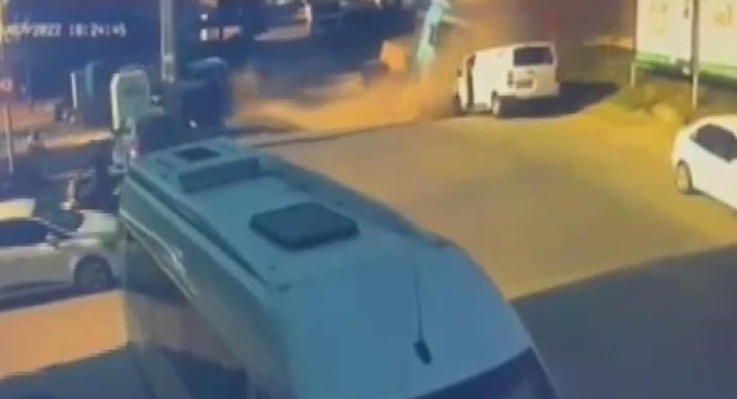 Bursa'da köprüden uçan tır dehşet saçtı! Araçları ezdi ölü ve yaralı var - Resim: 3