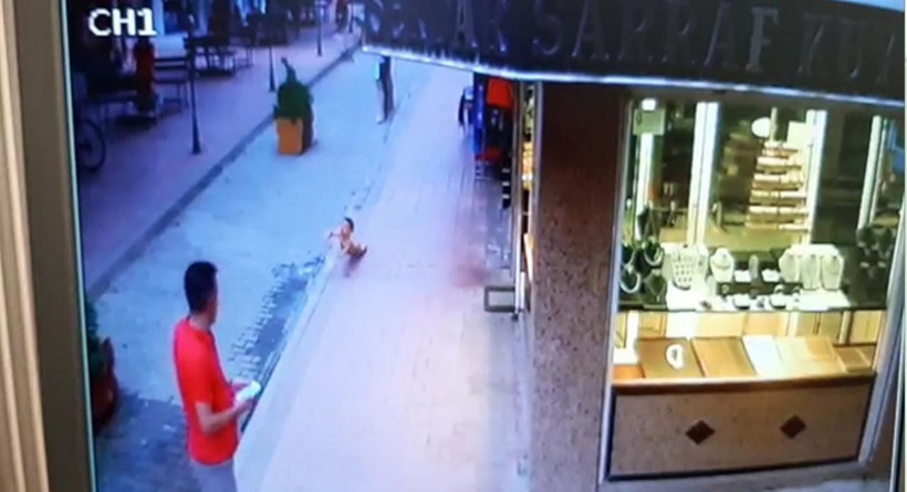 Antalya'da 3. kattan düşen Suriyeli Firas El Şahaze yaşam mücadelesini kaybetti - Resim: 4