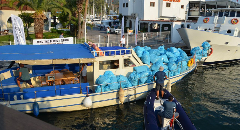 Muğla Marmaris koylarından topladığı çöpler çalındı - Resim: 1