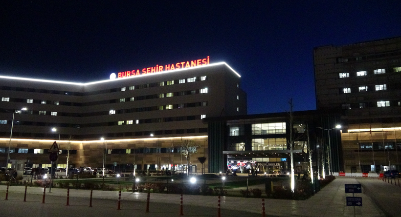 Bursa'da okula giderken 8 köpek saldırdı 80 dikiş atıldı bir motosikletli dalıp kurtardı - Resim: 2