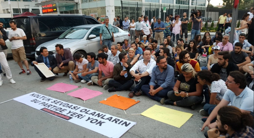 İçimize sindiremiyor deyip istifa istediler - Resim: 2