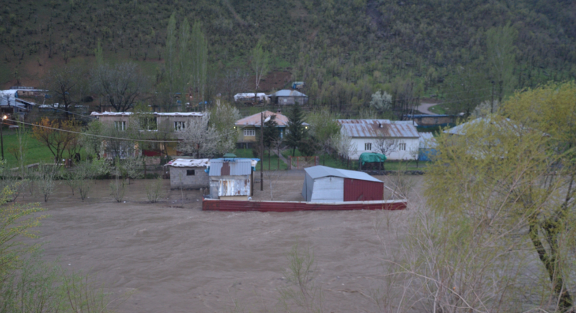Şırnak'ta Habur çayı taştı tarla ve ahırlar sular altında kaldı - Resim: 4