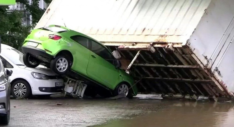Almanya'da sel görüntüleri ürkütücü! Ölü sayısıyla ilgili resmi açıklama - Resim: 4