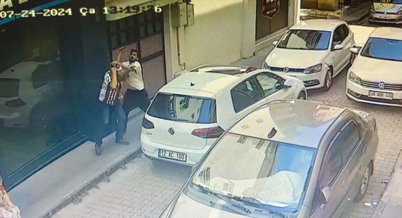 Bingöl'den gelen haber korkunç! Madde bağımlısı, önüne geleni bıçakladı: Ölü ve yaralılar var - Resim: 3