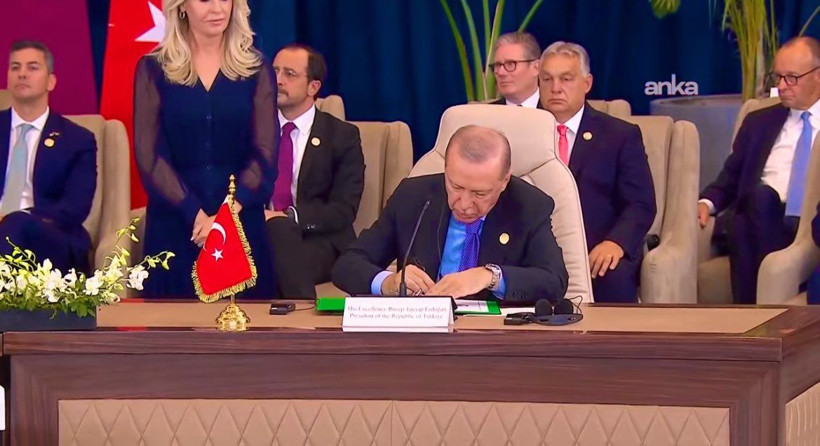 Cumhurbaşkanı Erdoğan, Gazze'de ateşkes sağlayan "Şarm el Şeyh Anlaşması"nın imza törenine katıldı - Resim: 1