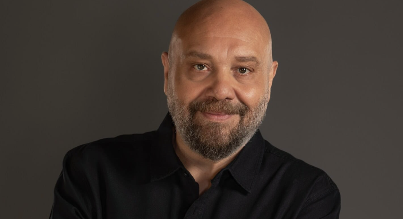 Ahmet Mümtaz Taylan sezonun yorgunluğunu şezlongda çıkardı - Resim: 2
