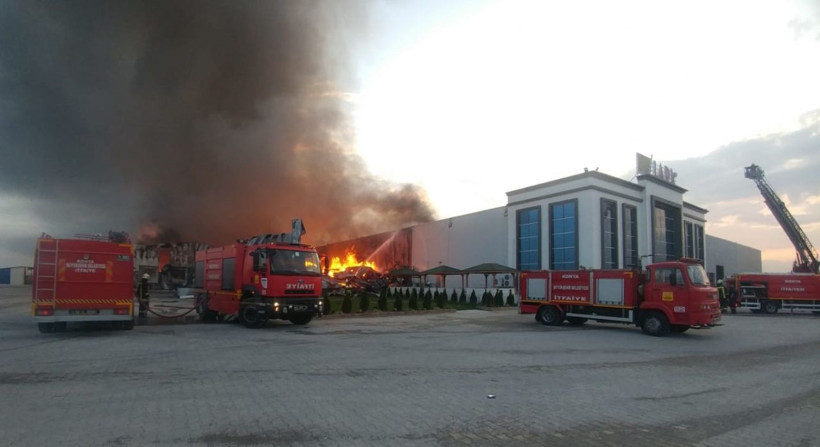 Konya'da Ereğli Organize Sanayi Bölgesi büyük fabrika yangını - Resim: 1