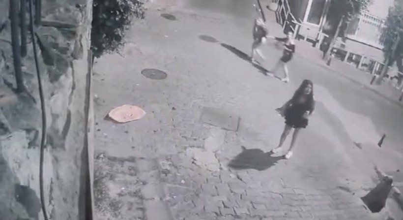 İstanbul’da silahlı işletmeci dehşeti: Kadın müşterileri silahla kovalayıp ateş açtılar! - Resim: 3