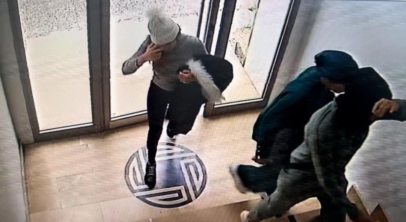 Bursa'da şok görüntü! Tek erkeği paylaşan iki kadın beraber vurgun yapmaya gitti - Resim: 3