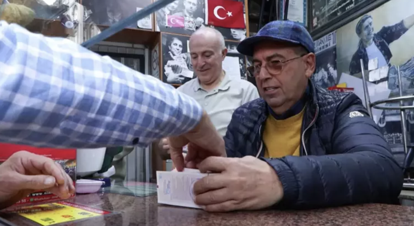 Nimet Abla gişesinde yoğunluk oluştu! Rüyaları süsleyen Milli Piyango biletlerine ilgi büyük - Resim: 3