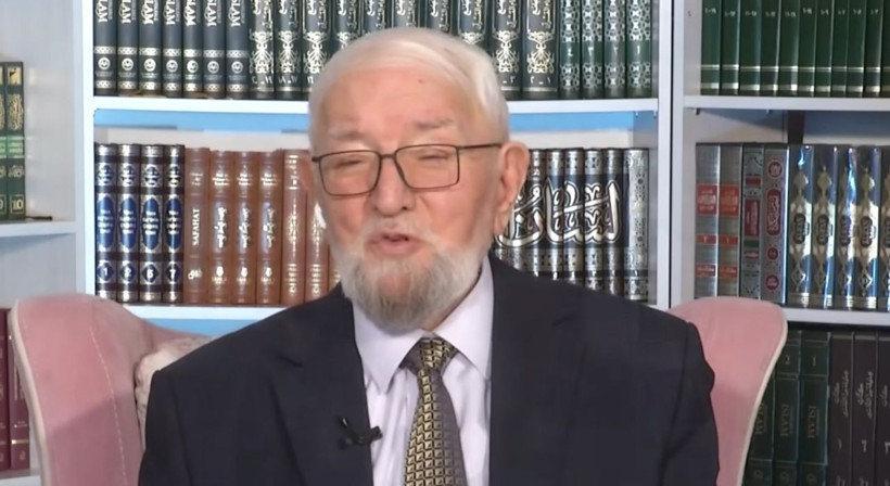 Geçen yıl eşini kaybeden ilahiyatçı Necmettin Nursaçan evlendi! Ailesinden açıklama geldi - Resim: 1