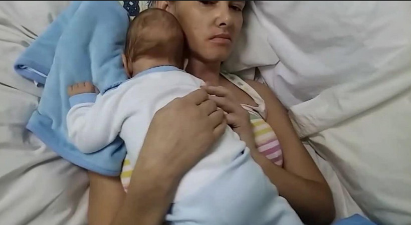 3 ay boyunca komada kaldı bebeğinin kokusunu alınca... - Resim: 1