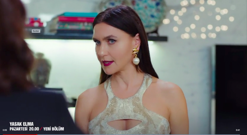 Yasak Elma'yı karıştıran göğüs ucu detayı! Dekolteler seyirciyi bezdirdi - Resim: 4