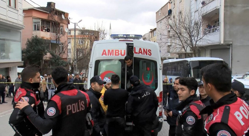 İstanbul Esenyurt'ta polislere bıçakla direnen cezaevi firarisi vurularak yakalandı - Resim: 3