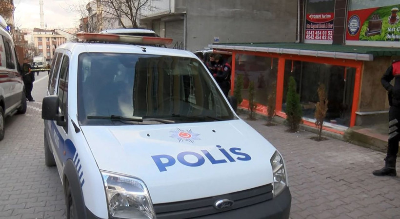 İstanbul Esenyurt'ta polislere bıçakla direnen cezaevi firarisi vurularak yakalandı - Resim: 4