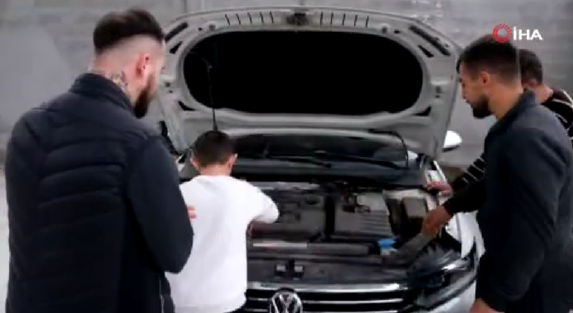 Osmaniye'de şakanın dozu fena kaçtı! 700 bin TL'lik aracının son halini gören inanamadı: Gerçekten çok şaşkınız - Resim: 1