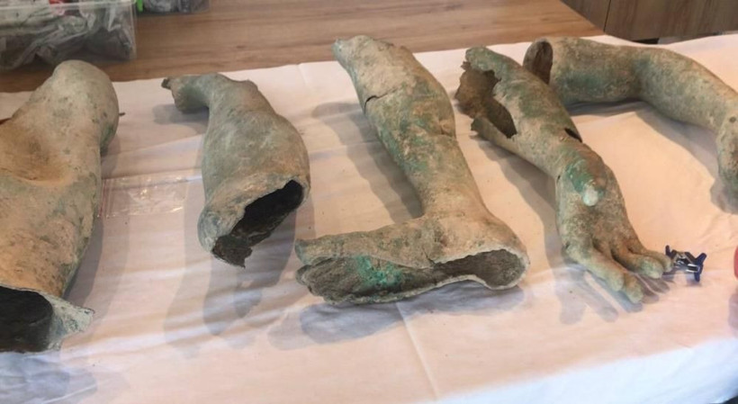 Yurt dışına kaçırılacaktı! Edirne'de TIR'ın motorunda ele geçirildi: Bizans dönemine ait - Resim: 4