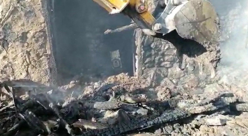 Çorum'daki yangında 4'ü çocuk 5 kişi hayatını kaybetti - Resim: 3