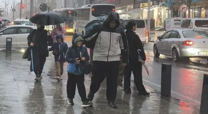41 yılın afeti İstanbul'u vurdu, böylesi ilk kez oldu! Film sahnesi değil hepsi gerçek - Resim: 15