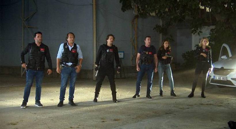 Arka Sokaklar'a bomba transfer! Cennet Mahallesi'nin ödüllü ismi katıldı - Resim: 4