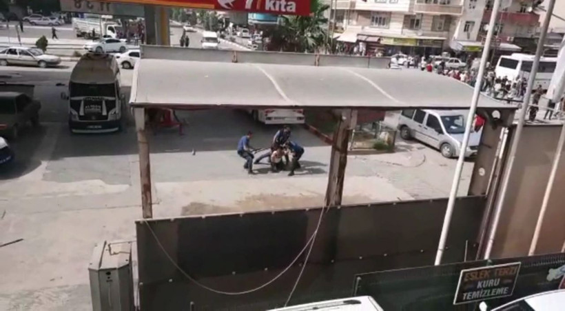 Şanlıurfa'da aşiretler şehrin göbeğinde birbirine girdi! Polis ve sivil yaralılar var - Resim: 1