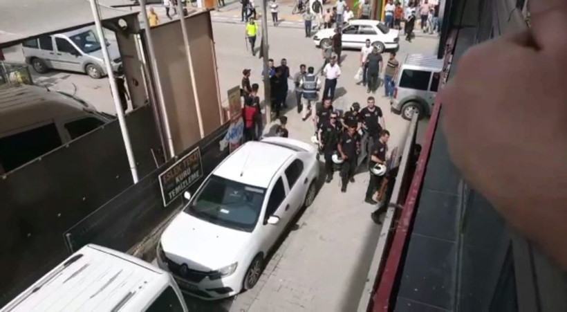 Şanlıurfa'da aşiretler şehrin göbeğinde birbirine girdi! Polis ve sivil yaralılar var - Resim: 4