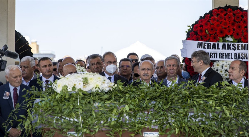 Kemal Kılıçdaroğlu, CHP Sözcüsü Faik Öztrak'ın annesinin cenaze törenine katıldı - Resim: 3