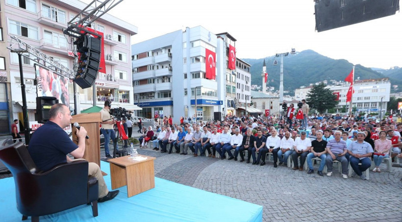 Düğünden demokrasi nöbetine! Gelin ve damat... - Resim: 4