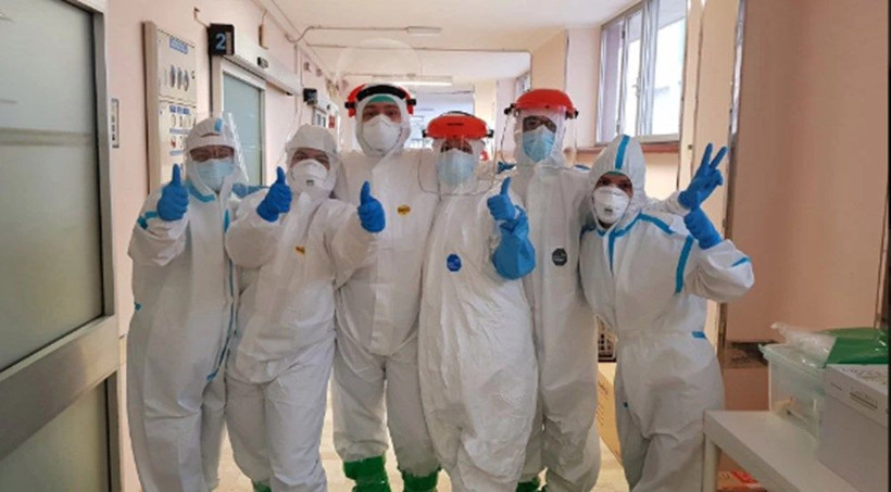 Yoğun bakımda 50. evlilik yıldönümlerini kutladılar! - Resim: 1