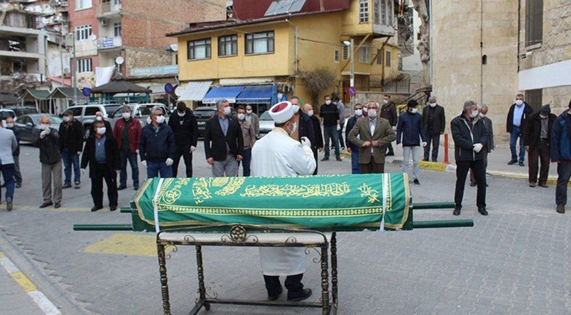 Sağlık Bakanlığı'na gelen koronavirüs soruları: Sinekten bulaşır mı? - Resim: 1