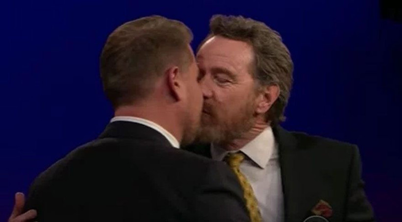 Bu öpüşme geceye damga vurdu bir anda oldu - Resim: 1