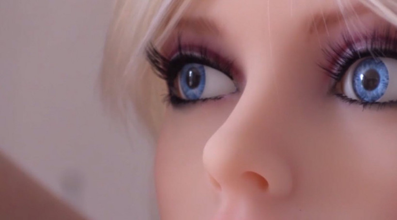 Kendine kuma olarak 'seks robotu' aldı - Resim: 2