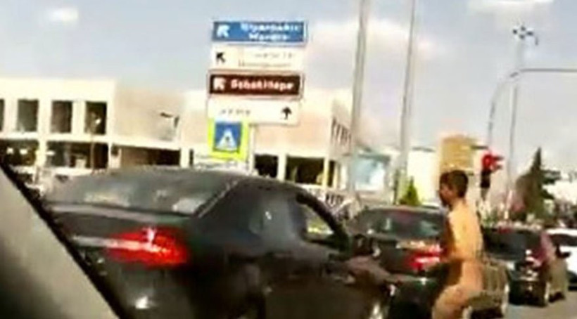 Şanlıurfa bu genci konuşuyor bir anda çırılçıplak sokağa çıkıp... - Resim: 4