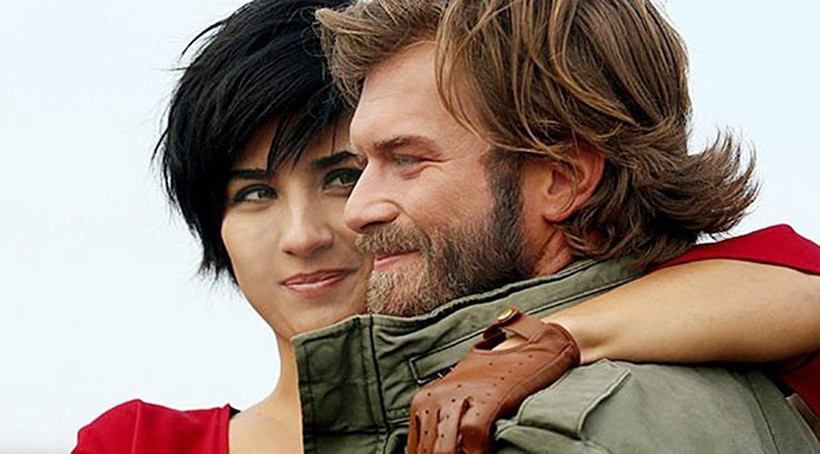 Cesur ve Güzel'in setinde Tuba Büyüküstün çıldırdı!  - Resim: 1