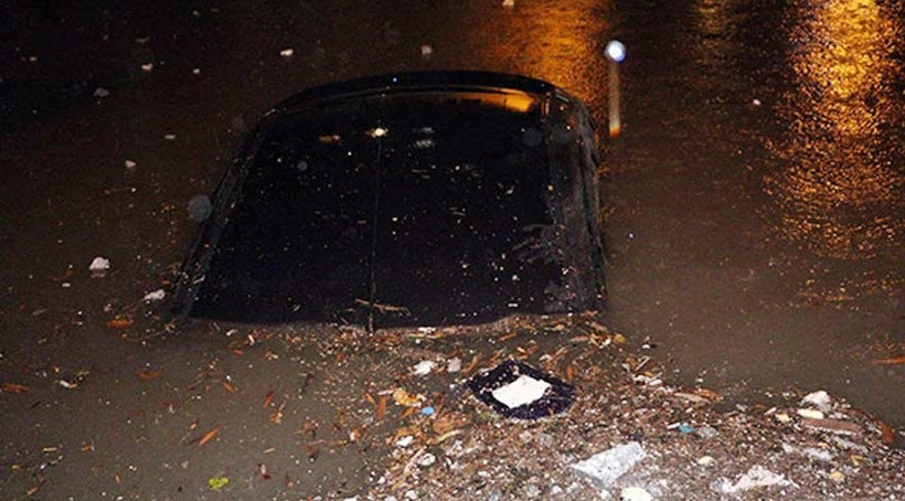 Araçlar suya gömüldü evler boşaltıldı - Resim: 1